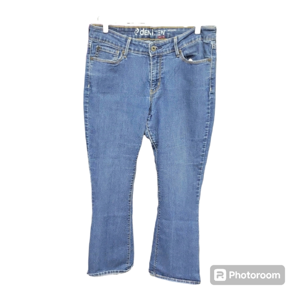 Denizen by Levi's Women Boot Cut Jean Size 14